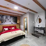 Gurra Konukevi Theth